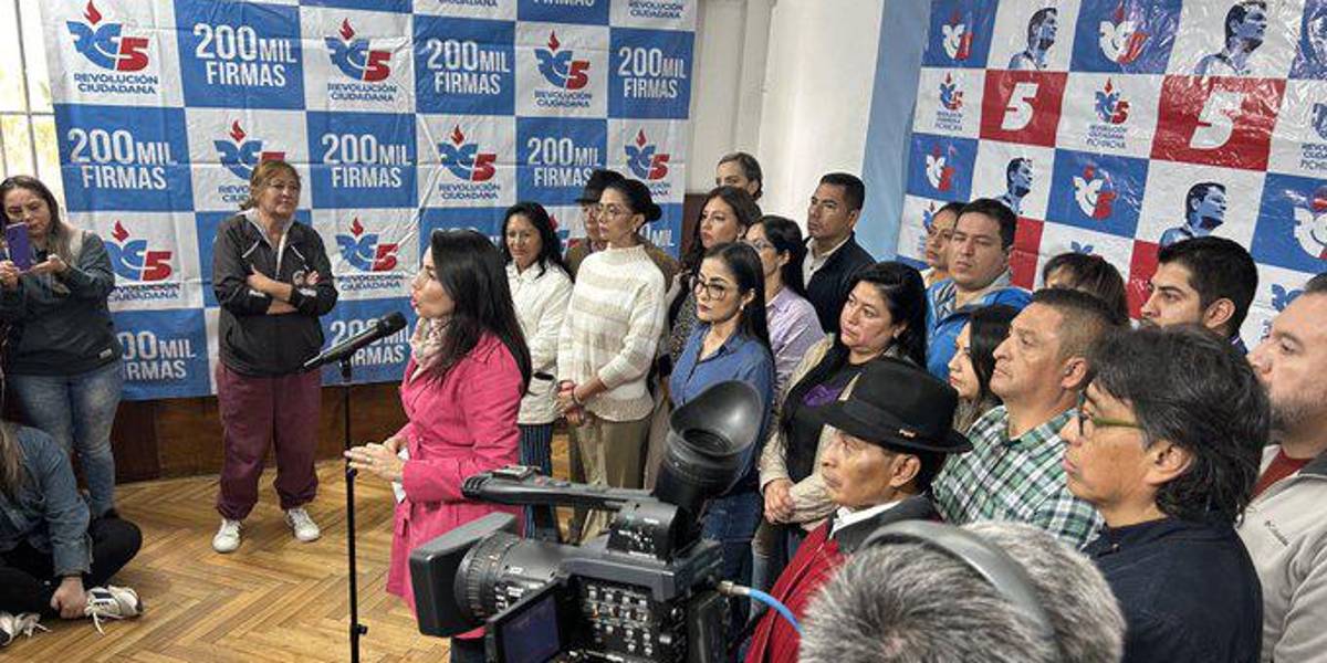 La Revolución Ciudadana presentó una solicitud de juicio político contra la canciller Gabriela Sommerfeld