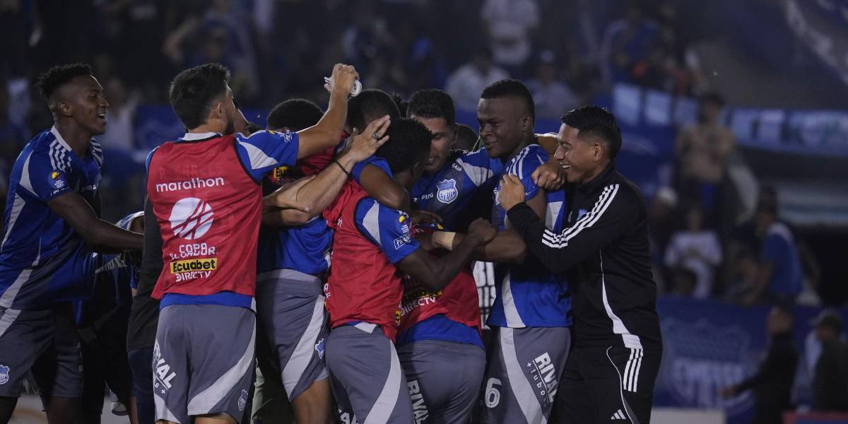 Emelec sigue triunfando pese a no entrenar ni concentrar por la crisis económica