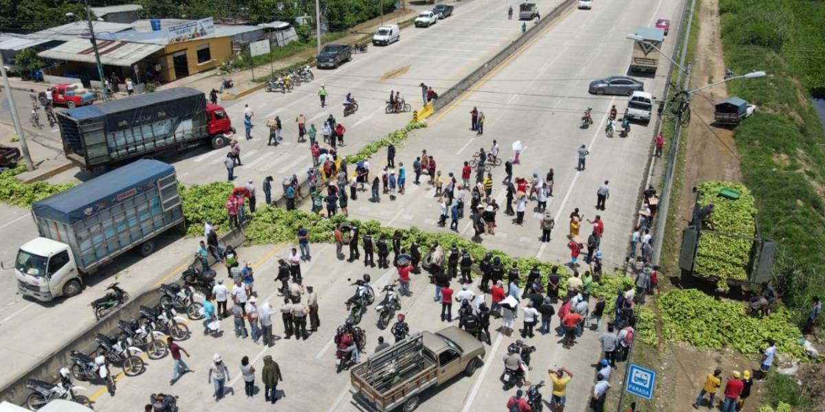 Bananeros cerraron vías de Guayas, Los Ríos y El Oro