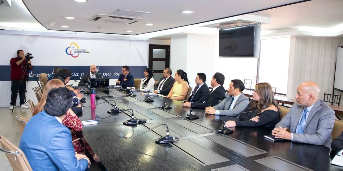 El Pleno de la Judicatura sancionó a funcionarios judiciales por faltas en diferentes zonas del Ecuador