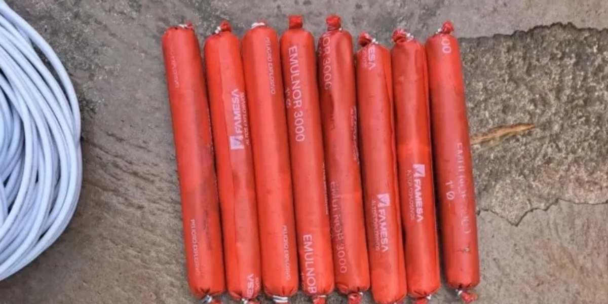 Un hombre es investigado en Loja por tenencia de drogas y explosivos en su domicilio