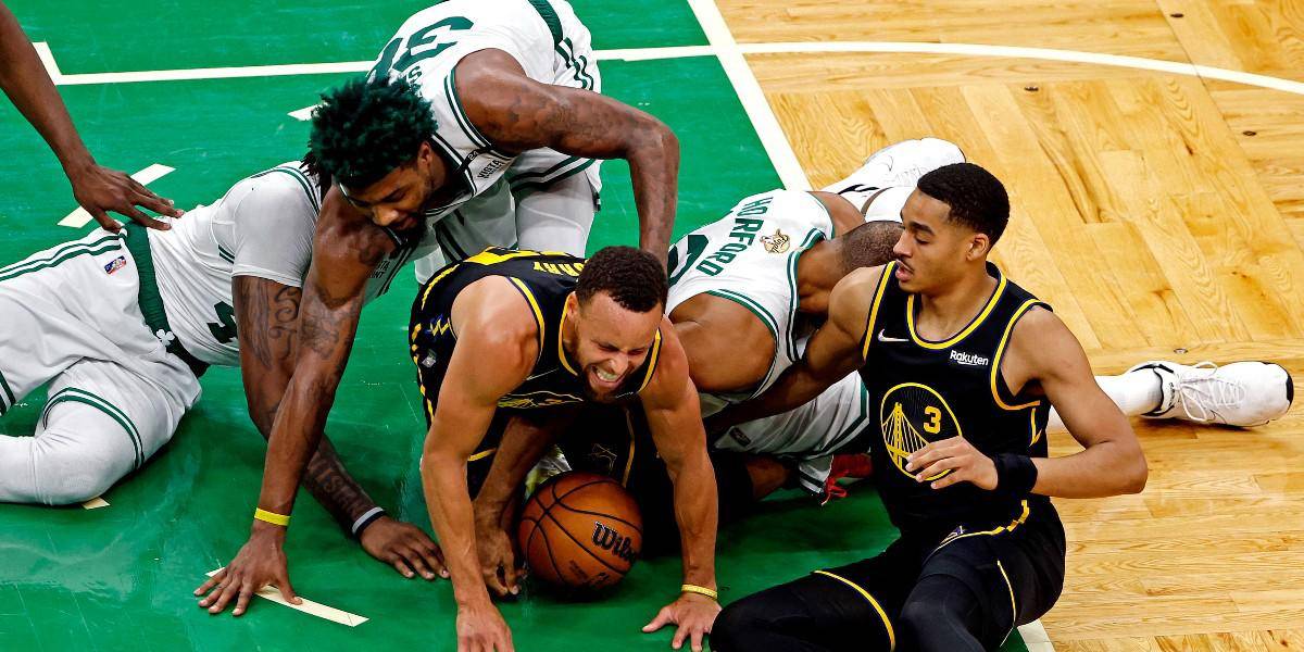 Stephen Curry: Voy a jugar el cuarto partido. Eso es todo lo que sé ahora