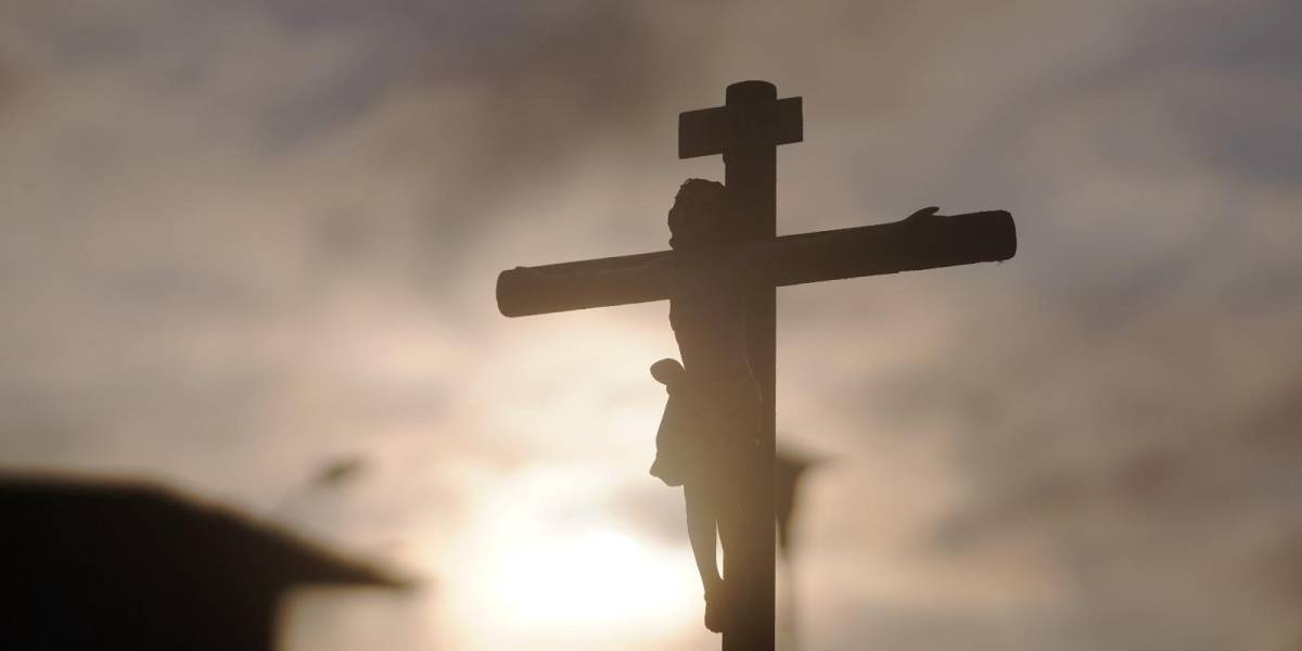 Los contrastes de los festejos de Semana Santa en la Costa y la Sierra