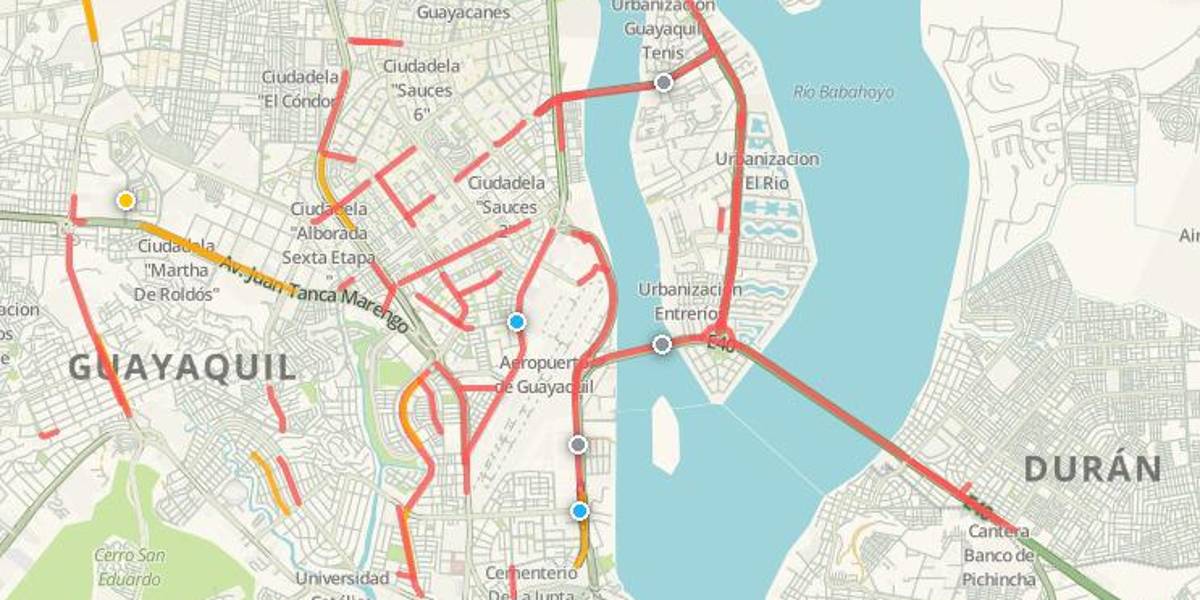 Intenso tráfico vehicular tras cierre de puente en la avenida Pedro Menéndez Gilbert