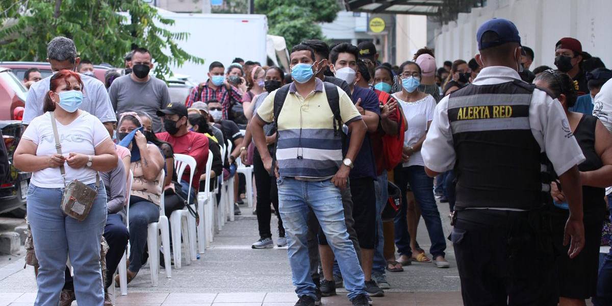 COVID-19: Incremento de contagios comienza a producir escasez de medicamentos en farmacias de Guayaquil