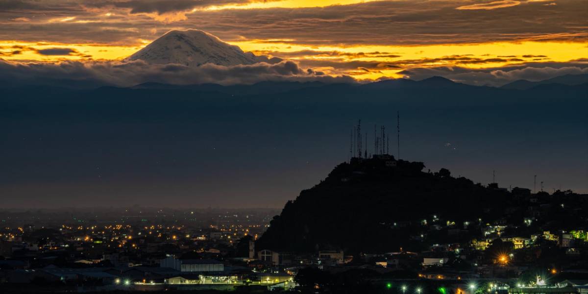 Roberto Valdez lo hizo de nuevo: espectaculares fotos del volcán Chimborazo, visto desde Guayaquil