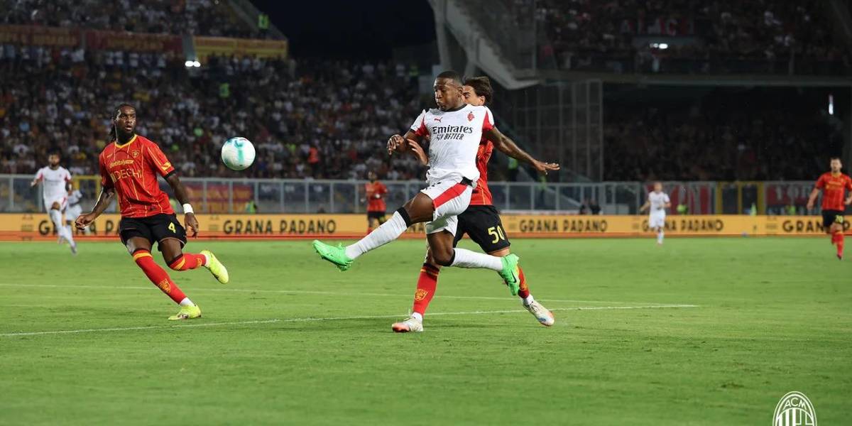Pervis Estupiñán tuvo un excelente rendimiento en la victoria del AC Milan sobre el Lecce