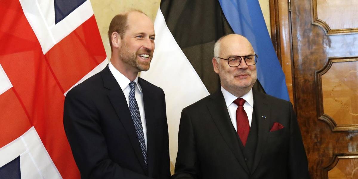 El príncipe Guillermo visita Estonia, donde seguirán desplegadas tropas británicas