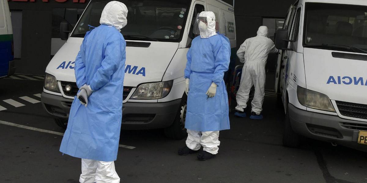 Denuncian presuntos contratos irregulares en alquiler de ambulancias