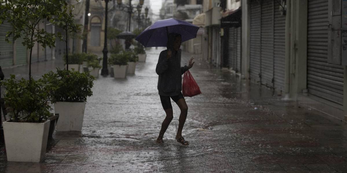 La tormenta tropical Franklin llega a República Dominicana y provoca severas inundaciones