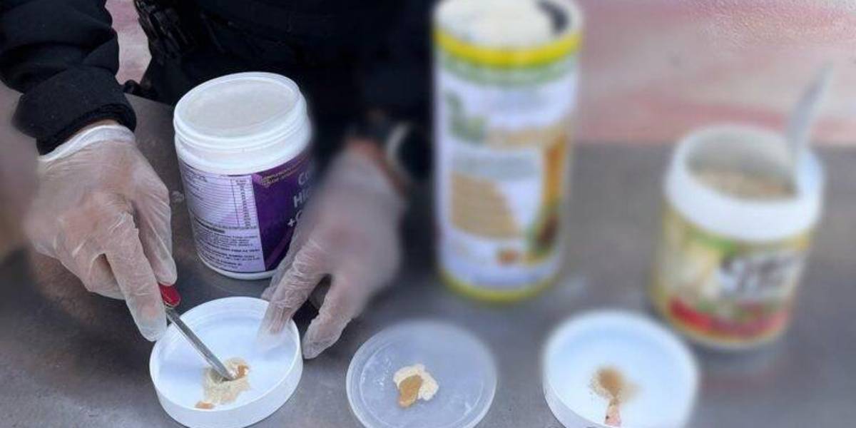 Un can detectó cocaína oculta en frascos de colágeno en Tababela, nororiente de Quito