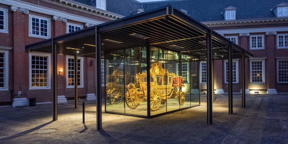 Lámina de oro de la carroza real neerlandesa aviva debate sobre esclavitud