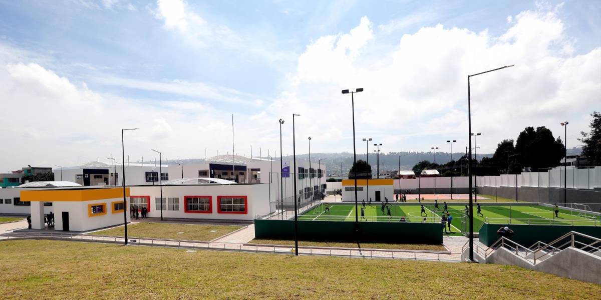 Quito: La Unidad Educativa Isabel Robalino fue inaugurada en Quitumbe