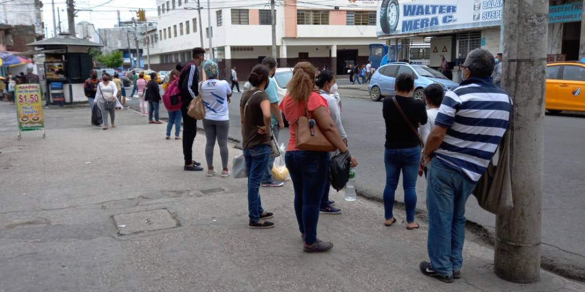 Guayaquileños pagan la factura de 7 días del paro parcial de transportistas
