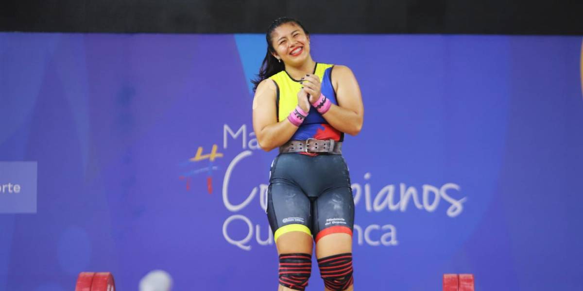 Bella Paredes consiguió medalla de bronce en el Campeonato Mundial de Pesas
