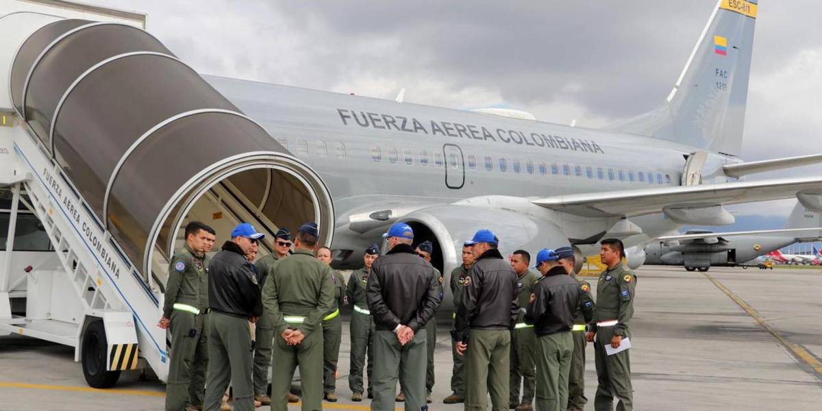 Dos aviones de la Fuerza Aérea de Colombia llegan a Bogotá con cerca de 200 migrantes deportados de Estados Unidos