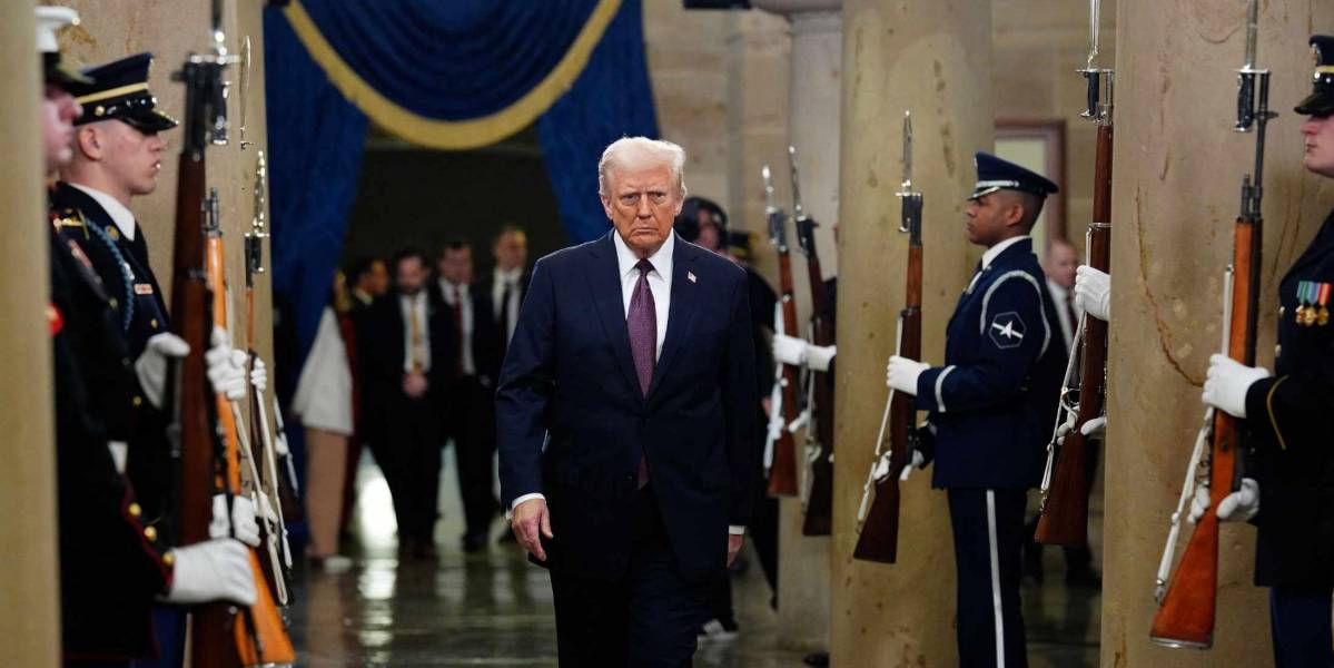 Trump enfrenta demanda de 18 estados por decreto que elimina la ciudadanía por nacimiento