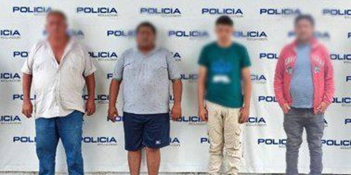 Cuatro personas fueron aprehendidas por el presunto contrabando de mercadería desde Perú