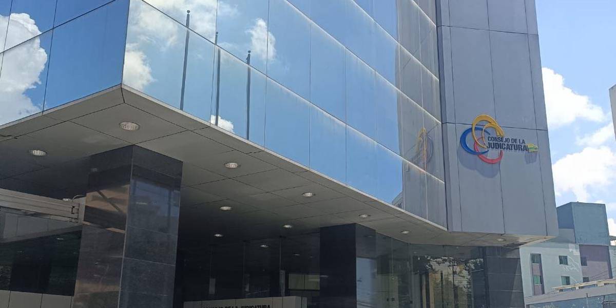 Un postulante de la Defensoría Pública renunció a participar en la renovación de la Judicatura