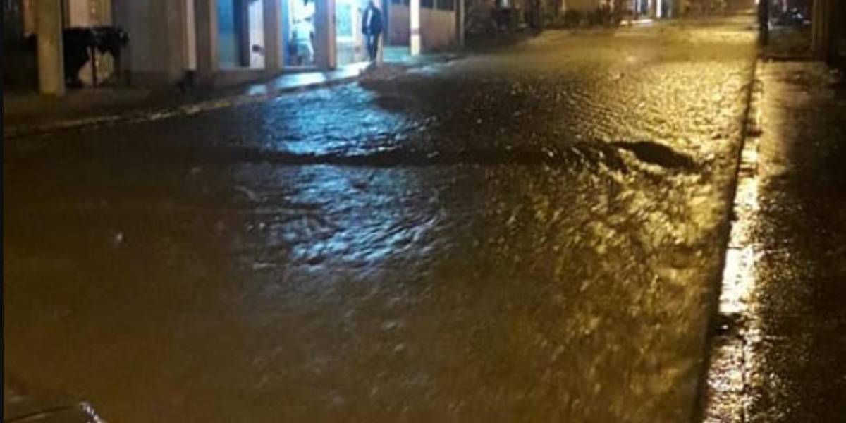 Desbordamiento del río Quindigua inunda Pucayacu, en Cotopaxi