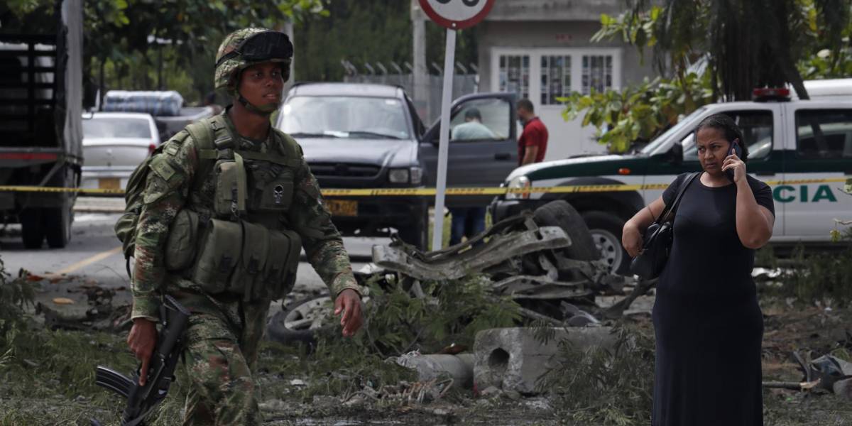 Tres heridos deja la explosión de un carro bomba en el suroeste de Colombia