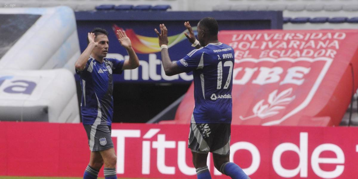 Emelec goleó 4-0 a El Nacional en el Capwell sin público