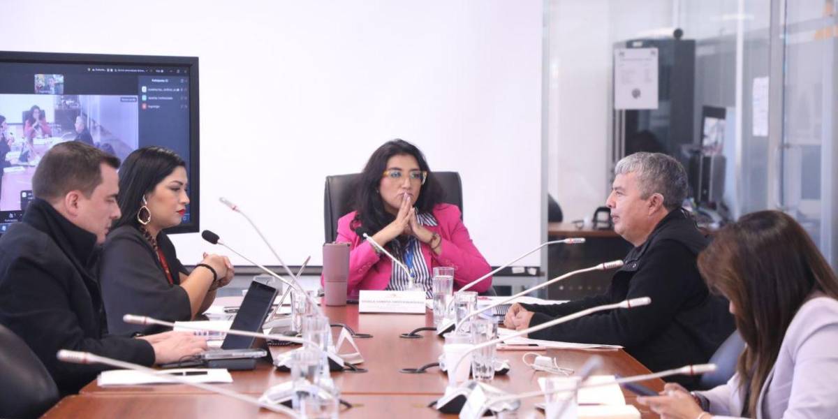 Oficialismo y correísmo miden fuerzas y se presentarán dos informes sobre reforma a bases militares extranjeras