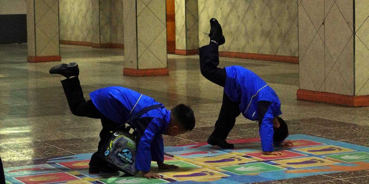 Colegios y escuelas no pueden obligar a comprar útiles o uniformes en sus instalaciones