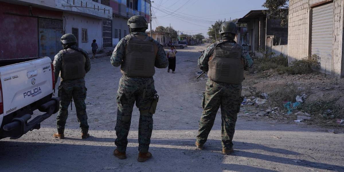 Imagen de militares en Durán.