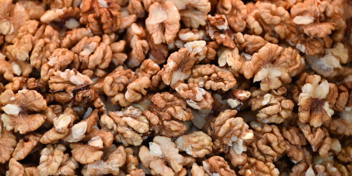 Cinco porciones de nueces a la semana mejoran la salud cardiovascular, intestinal y cerebral