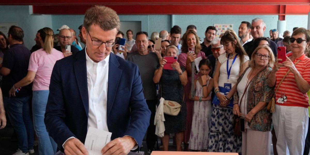 Elecciones en España: el Partido Popular puede gobernar en mayoría con Vox, según sondeos
