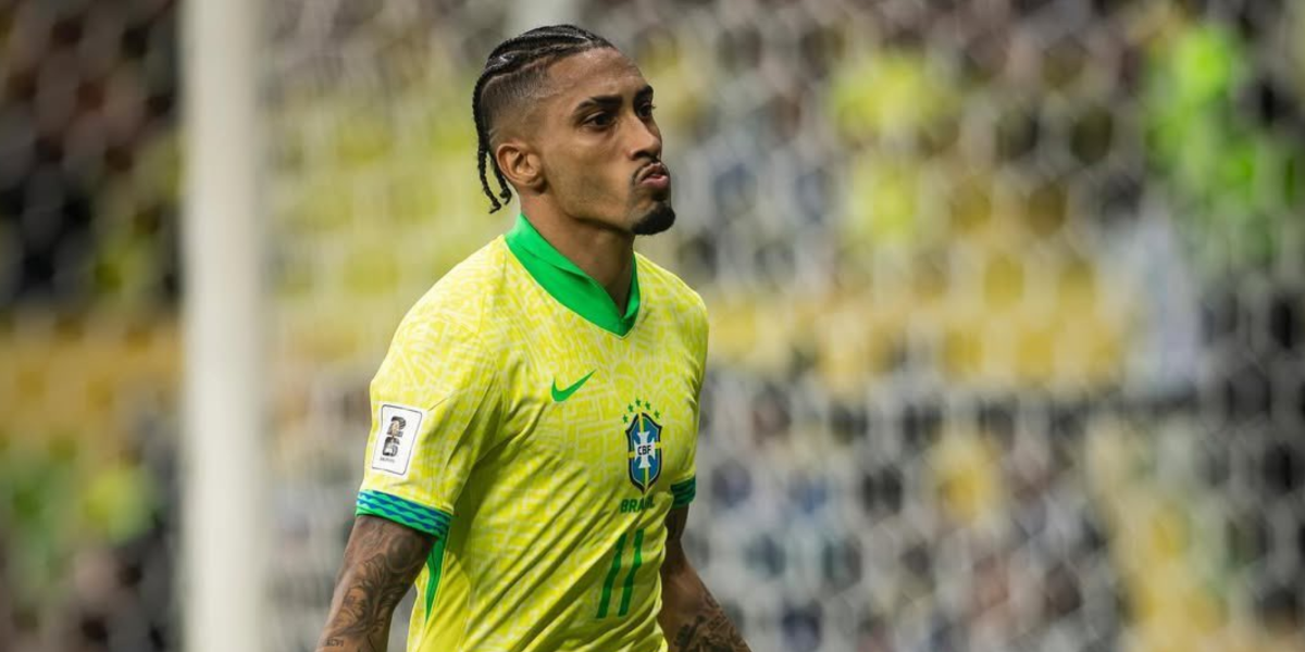Raphinha se perderá el partido contra Ecuador por suspensión