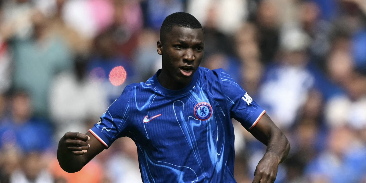 Moisés Caicedo: Deseo ganar la Conference League y dedicárselo a Dios y mi familia