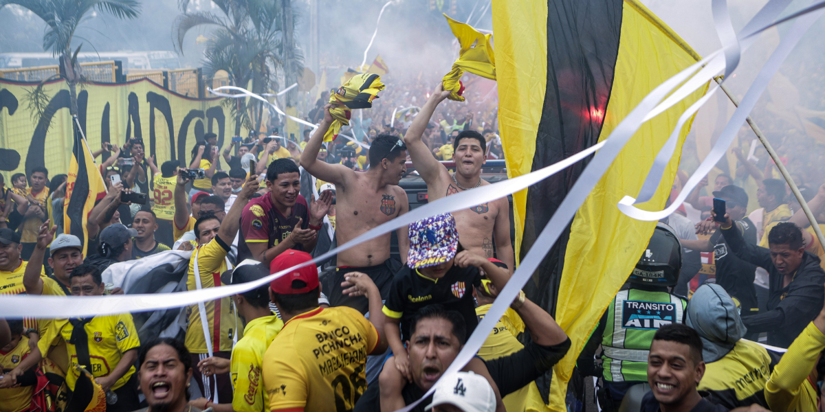 Incidentes entre barras de Barcelona SC y River Plate en la previa