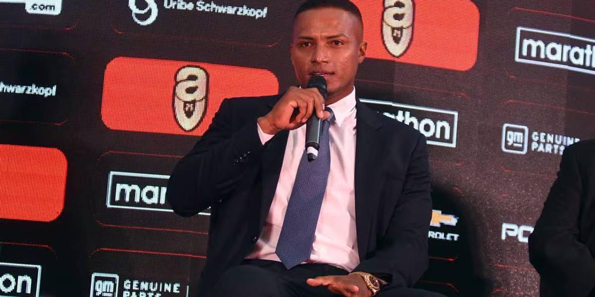 Antonio Valencia escuda a Arboleda, Plata y Páez: No hay que hacer polémica. Los chicos tenían día libre, son jóvenes