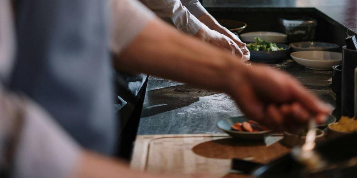 Quito | Un restaurante con plaga de cucarachas fue clausurado en La Gasca