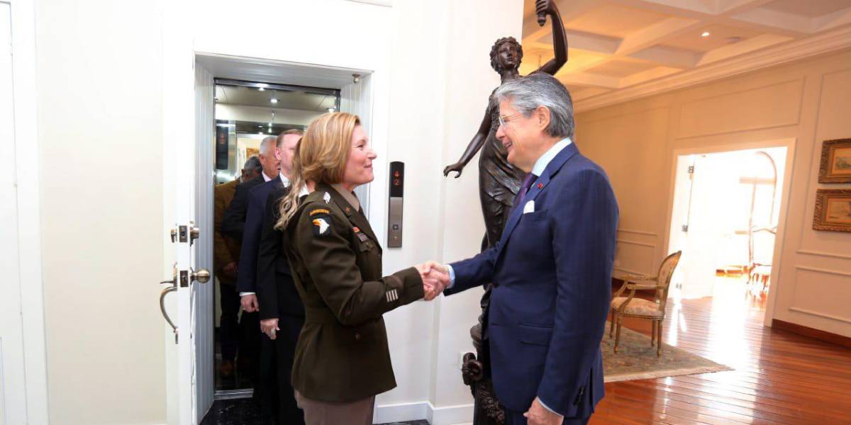 Guillermo Lasso se reúne con la jefa del Comando Sur de EE.UU.