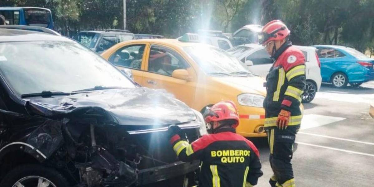 Quito | Un siniestro de tránsito en La Carolina deja dos personas heridas