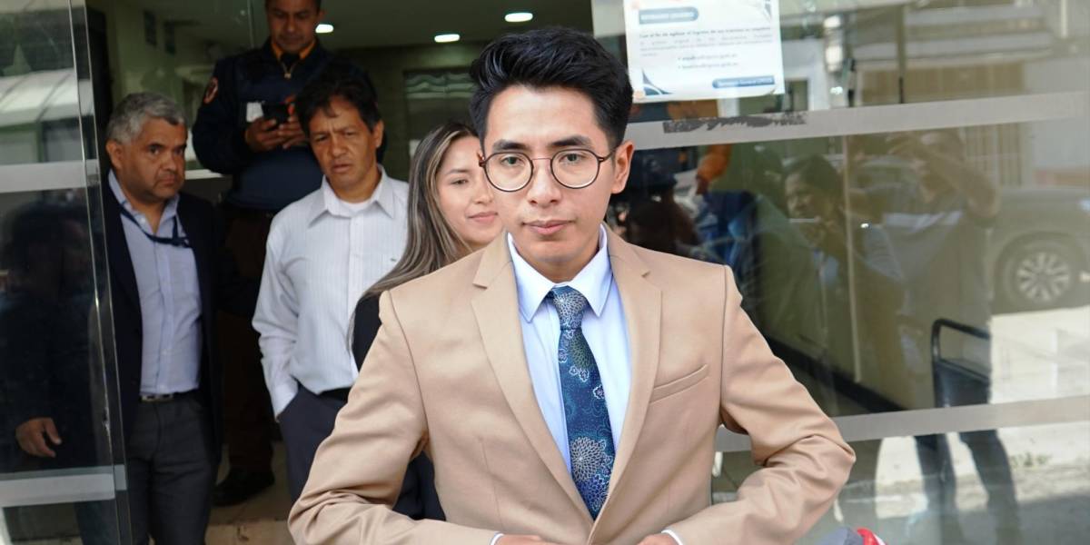 Cristian León renuncia a ser el segundo mejor puntuado en el concurso para Contralor