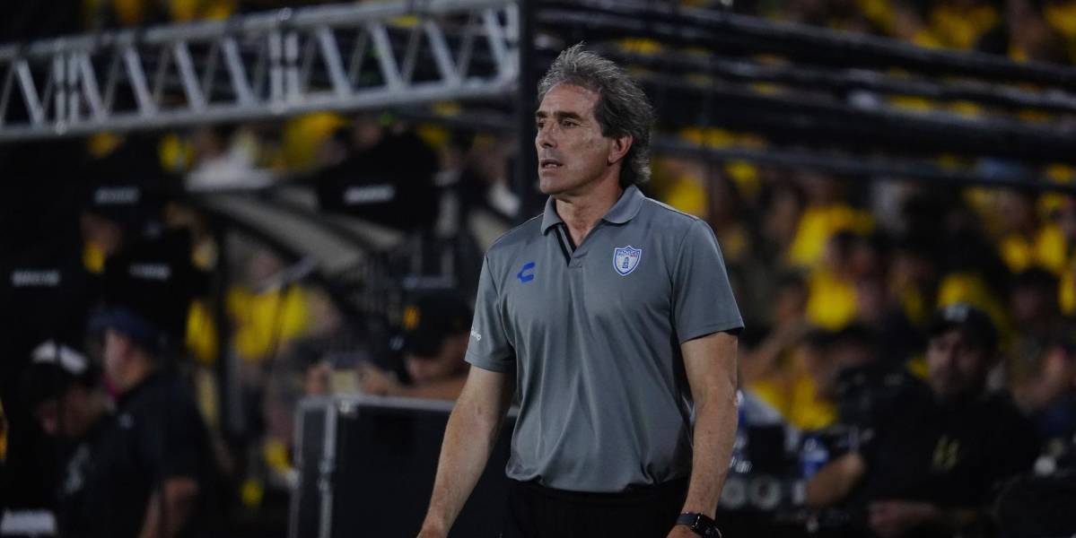 Guillermo Almada compite con un entrenador español por el puesto en el Real Valladolid