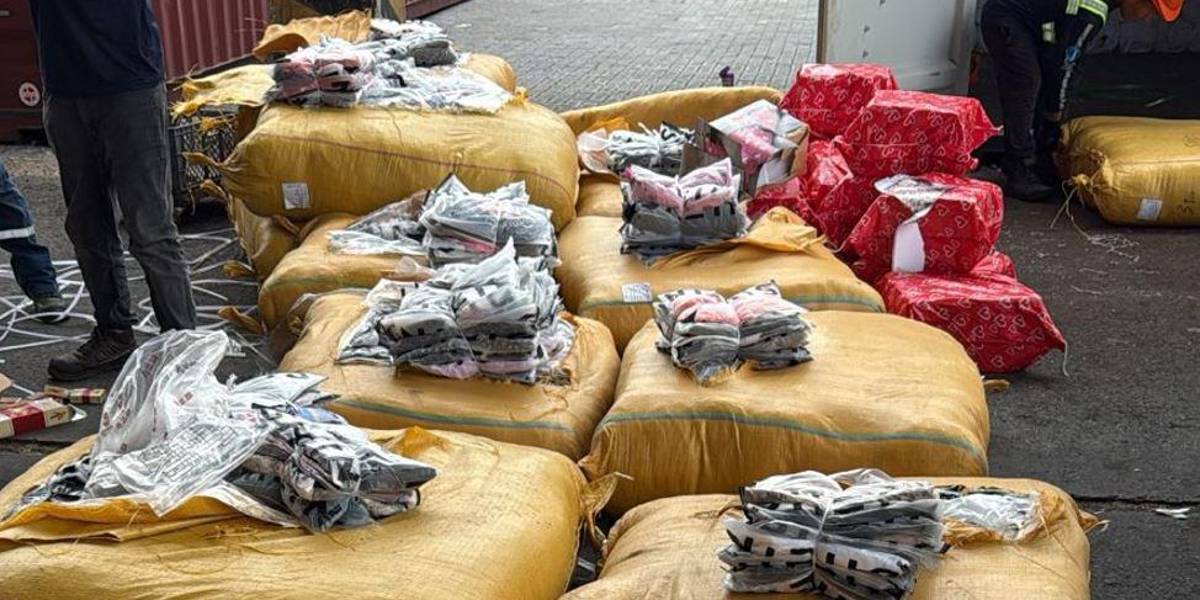 Un contenedor ingresó a Guayaquil con ropa de Shein no declarada