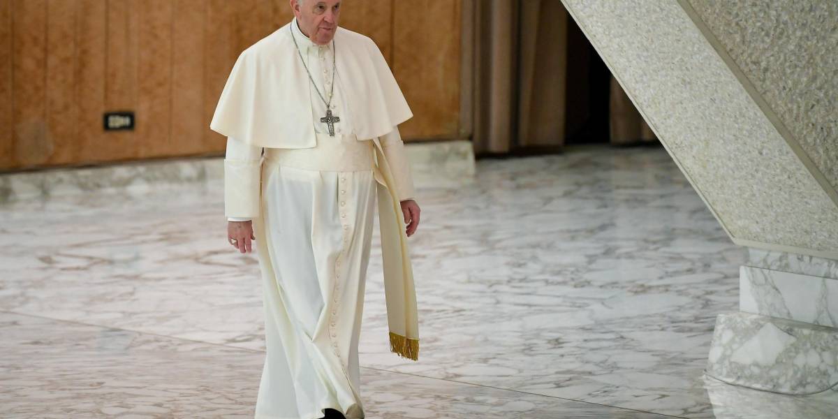 El papa acude a la embajada rusa ante la Santa Sede para mostrar preocupación