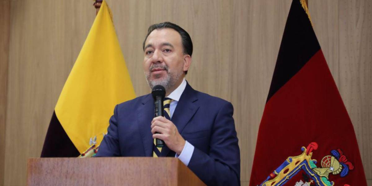 Pabel Muñoz solicitó la renuncia a todos los administradores zonales