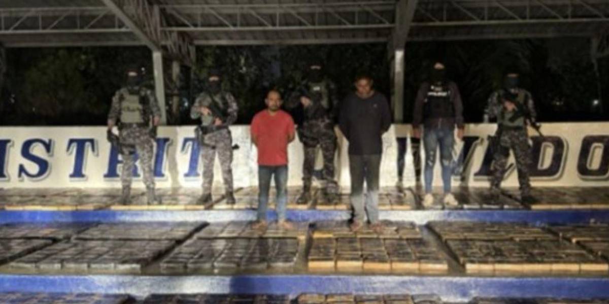 Una tonelada y media de cocaína fue hallada en una casa de Ventanas, Los Ríos