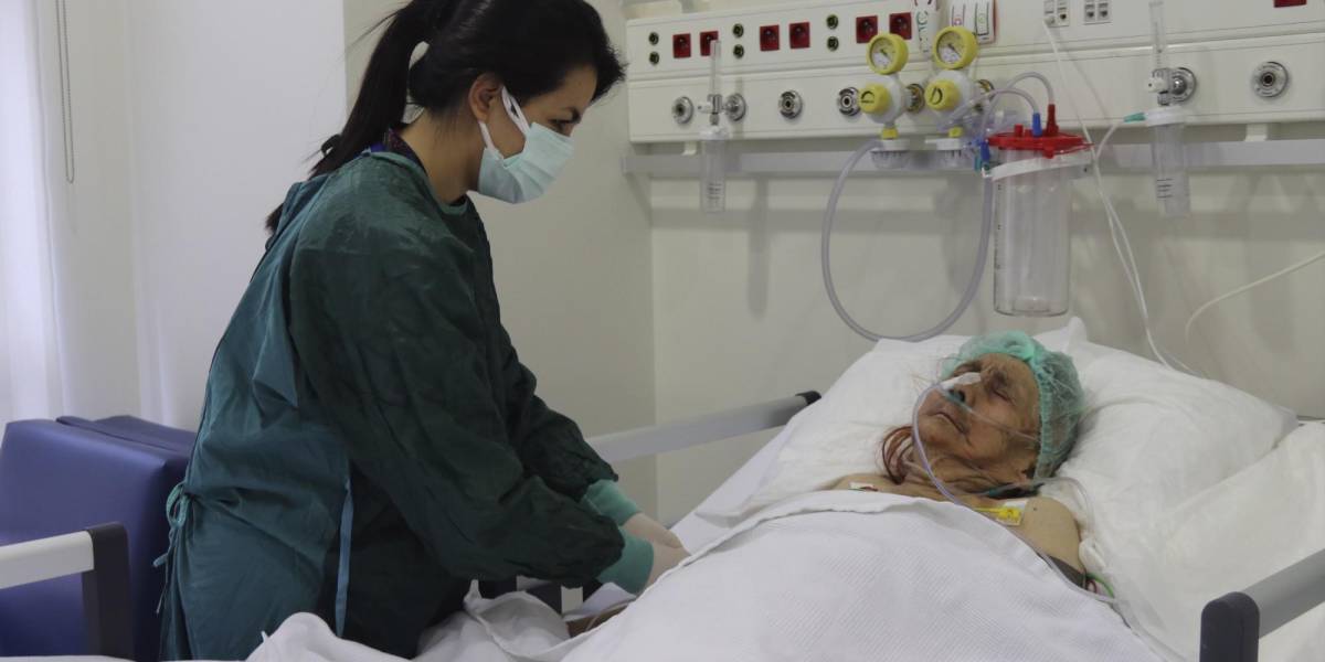 Mujer de 116 años en Turquía sobrevive al COVID-19