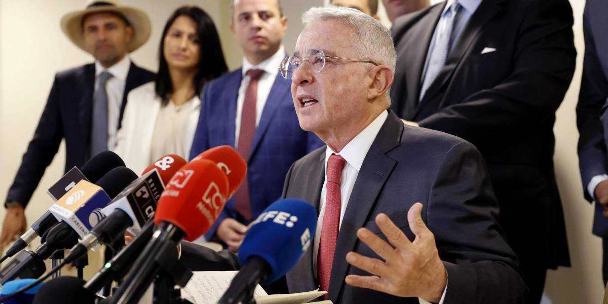 Álvaro Uribe se convierte en el primer expresidente en ir a juicio penal en Colombia