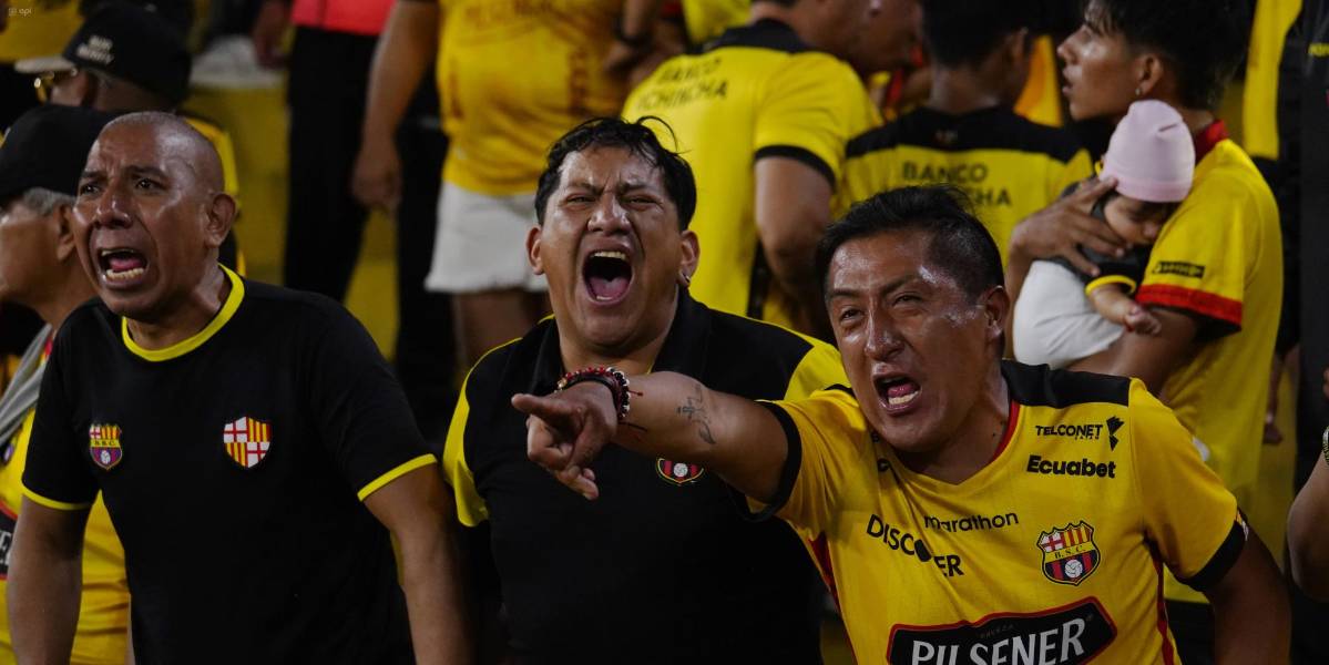 Hinchas de Barcelona SC reclamaron a la directiva de Antonio Álvarez por la derrota
