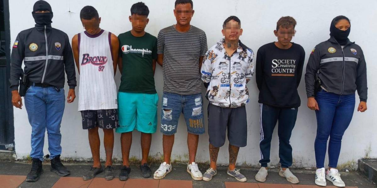 Con cuatro armas, fueron detenidos cinco presuntos integrantes de Los Fatales en Chongón, Guayaquil