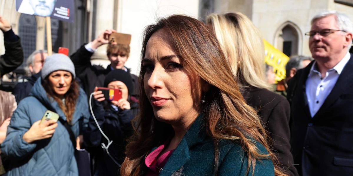 La esposa de Julian Assange pide a Biden que cierre el caso contra el fundador de WikiLeaks