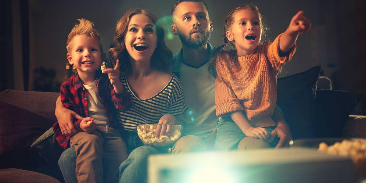 Ecuavisa celebra el Año Nuevo 2025 con una programación especial de películas y telenovelas